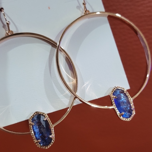 New Kendra Scott Necklace & Hoop Earring Set in Rose Gold Navy Dusted Glass Blue - Picture 6 of 11